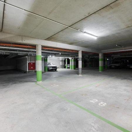 Apartment Wichrowa With Free Garage Wroclaw By Noclegi Renters Екстериор снимка
