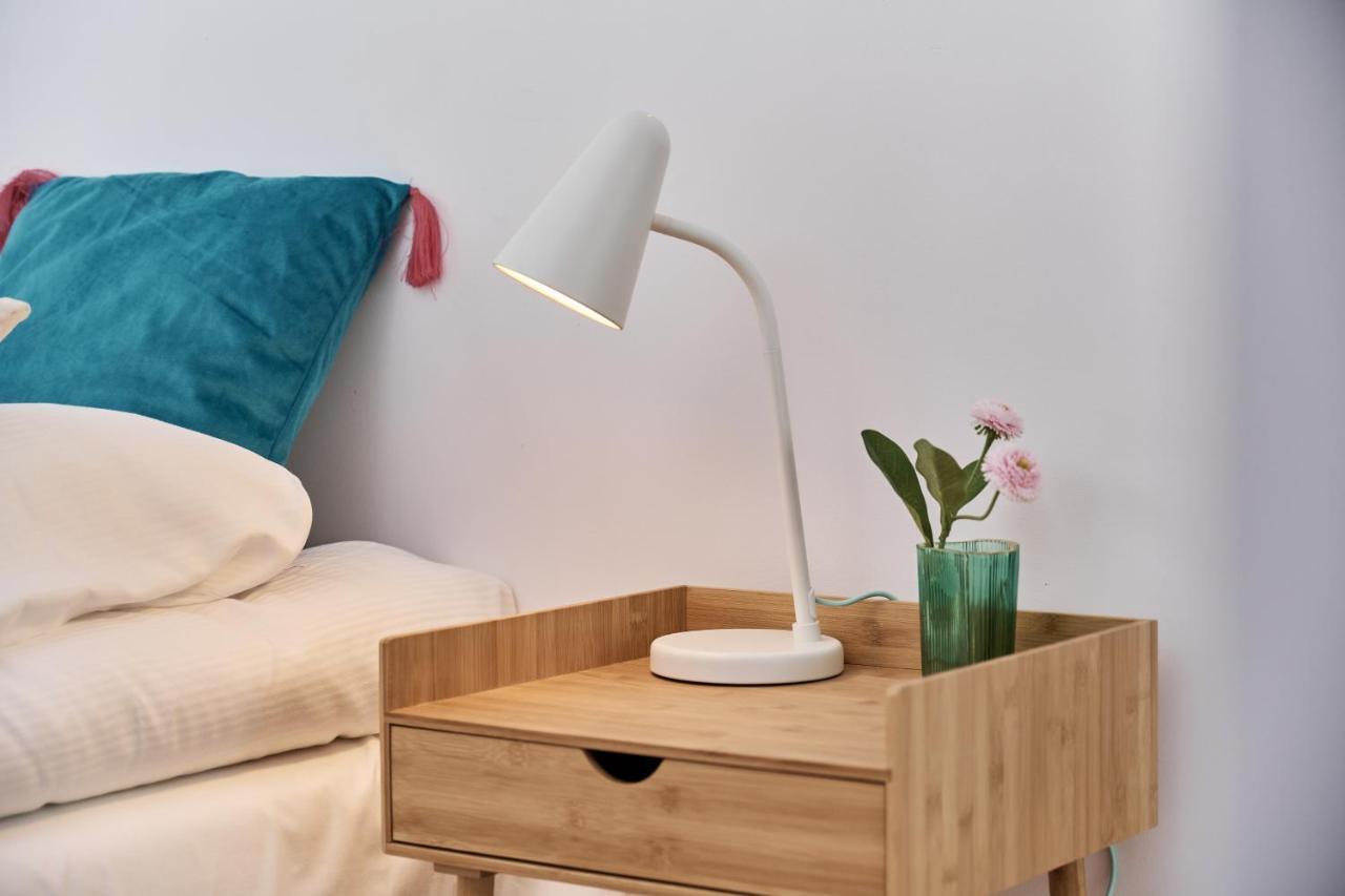 Apartment Wichrowa With Free Garage Wroclaw By Noclegi Renters Екстериор снимка