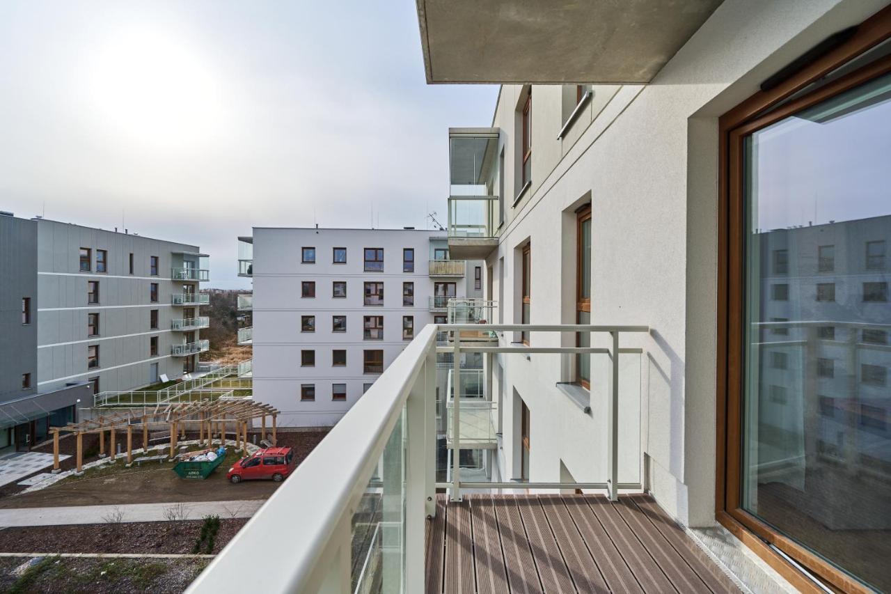Apartment Wichrowa With Free Garage Wroclaw By Noclegi Renters Екстериор снимка