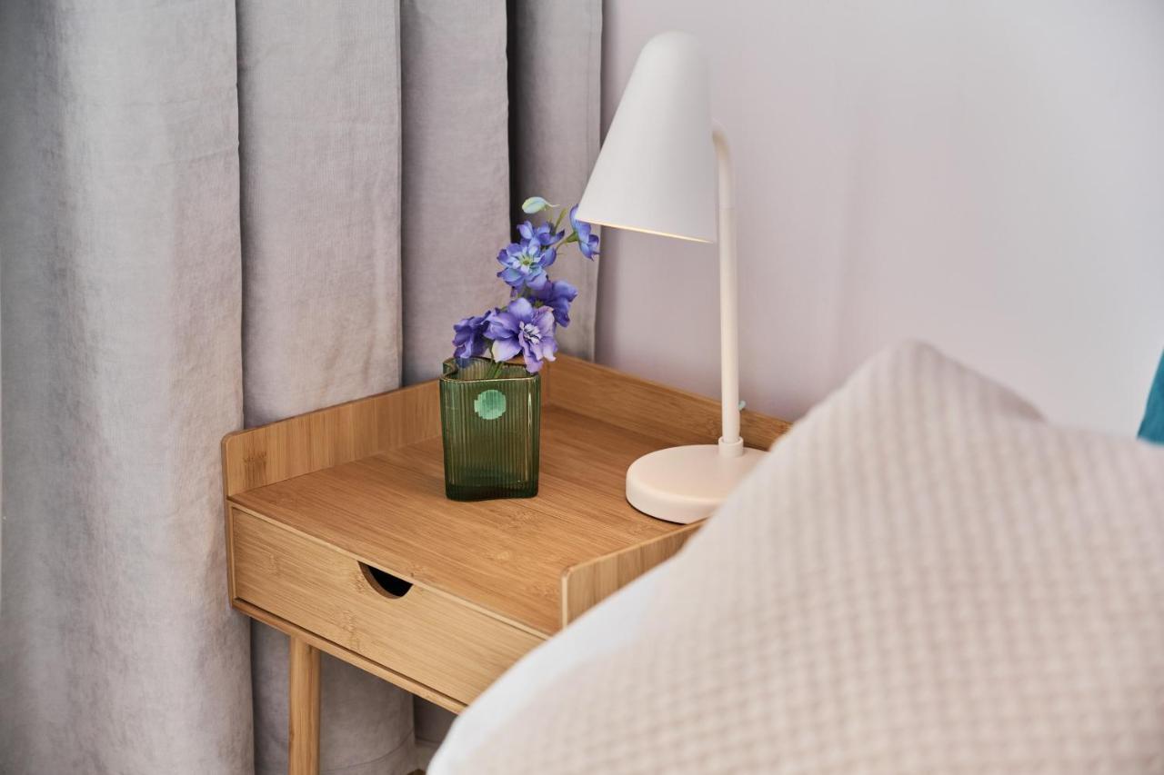 Apartment Wichrowa With Free Garage Wroclaw By Noclegi Renters Екстериор снимка